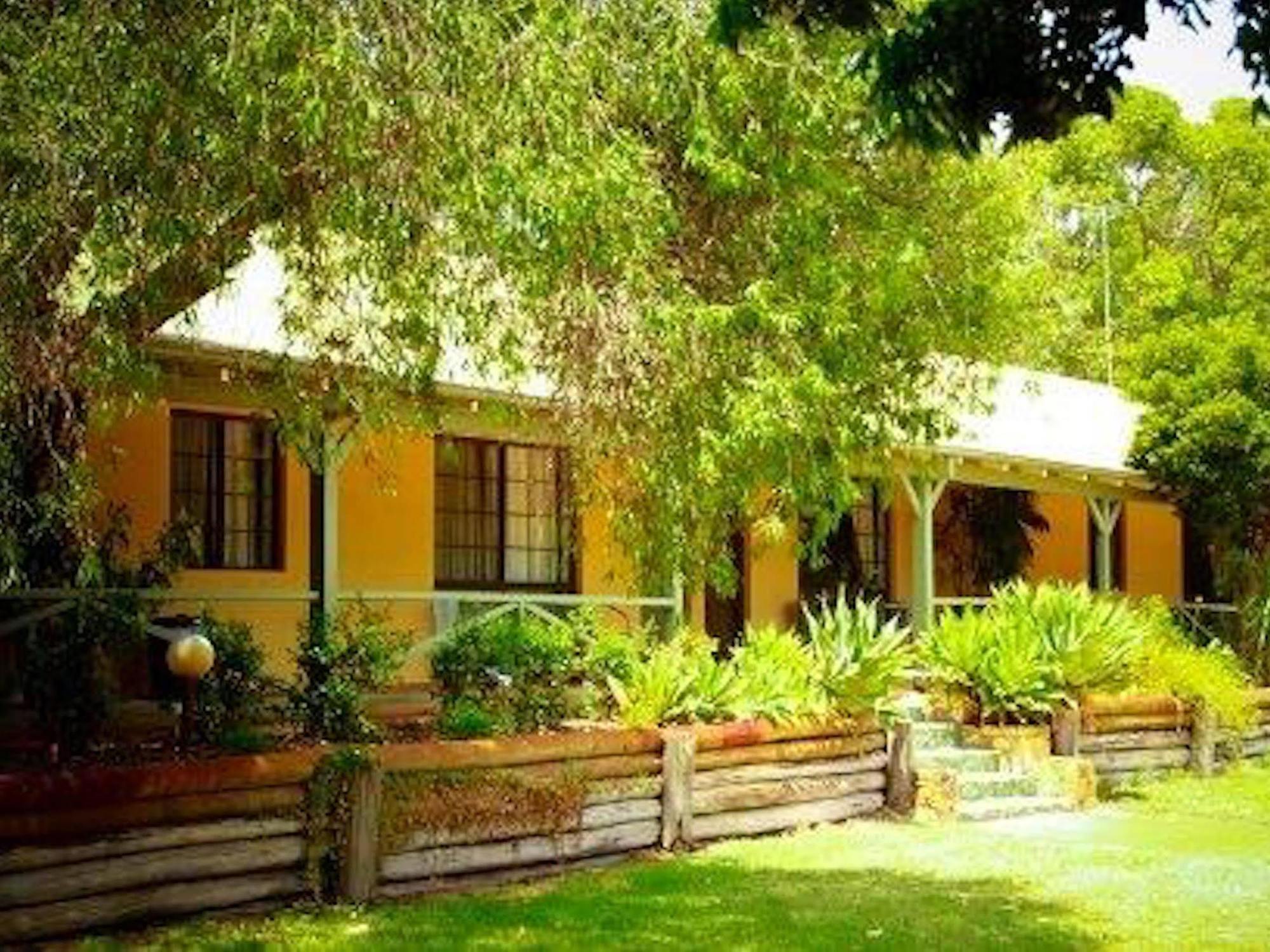 Ravenswood Hotel Exterior foto